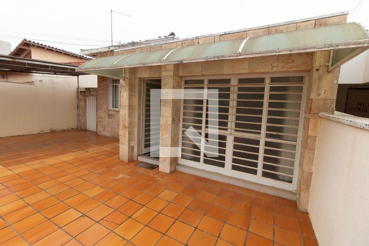 Casa à Venda - Taquaral, 3 Quartos,  300 m2 em , Campinas - sp | SoloBR