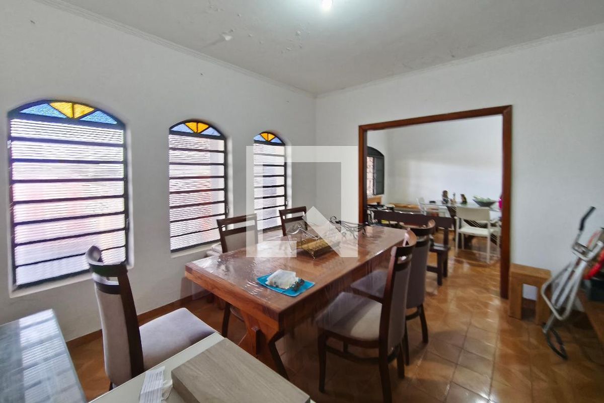 Casa à Venda - Jardim do Lago, 6 Quartos,  400 m2 em , Campinas - sp | SoloBR