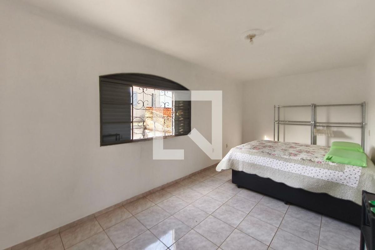 Casa à Venda - Jardim do Lago, 6 Quartos,  400 m2 em , Campinas - sp | SoloBR