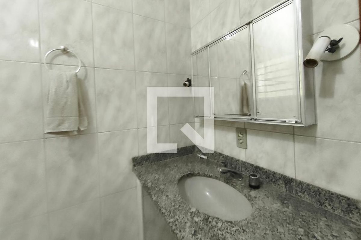 Casa à Venda - Jardim do Lago, 6 Quartos,  400 m2 em , Campinas - sp | SoloBR