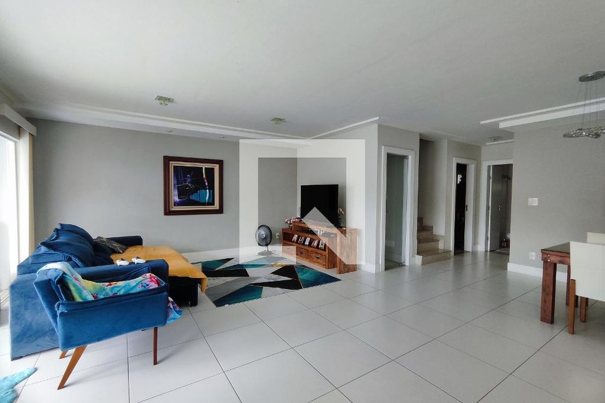 Casa, 5 quartos, 200 m² - Foto 1