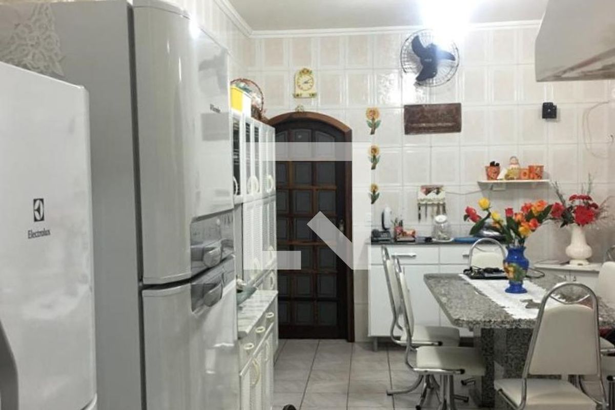 Casa, 3 quartos, 250 m² - Foto 16