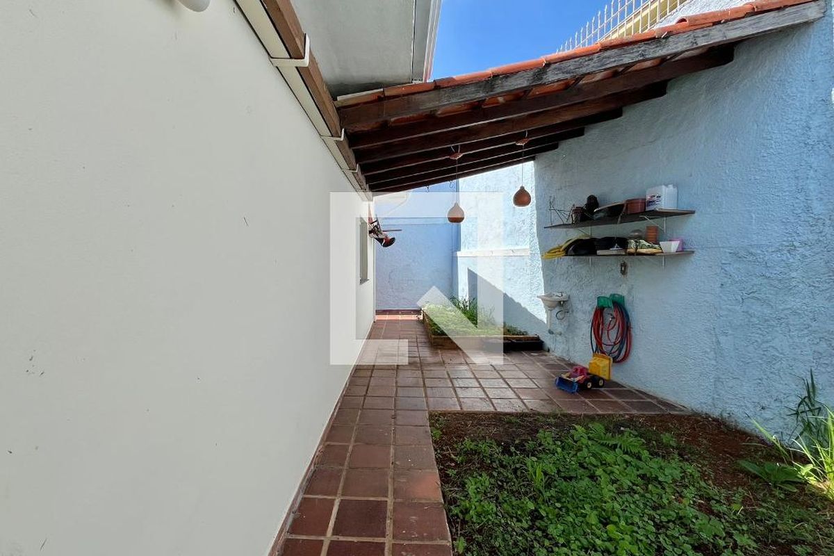 Casa à Venda - Parque Prado, 3 Quartos,  250 m2 em , Campinas - sp | SoloBR