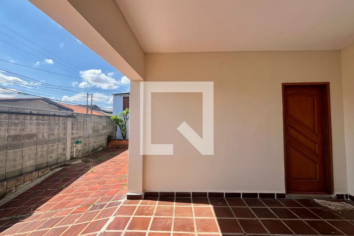 Casa à Venda - Parque Prado, 3 Quartos,  250 m2 em , Campinas - sp | SoloBR