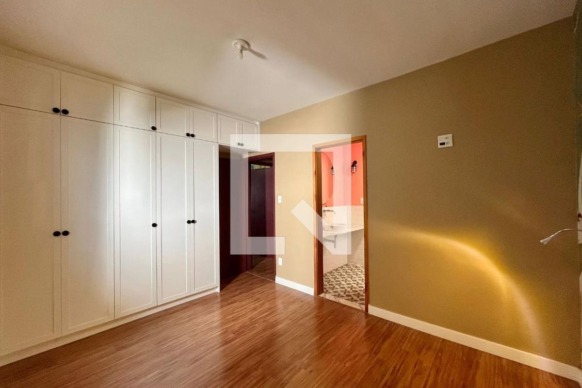 Casa à Venda - Parque Prado, 3 Quartos,  250 m2 em , Campinas - sp | SoloBR