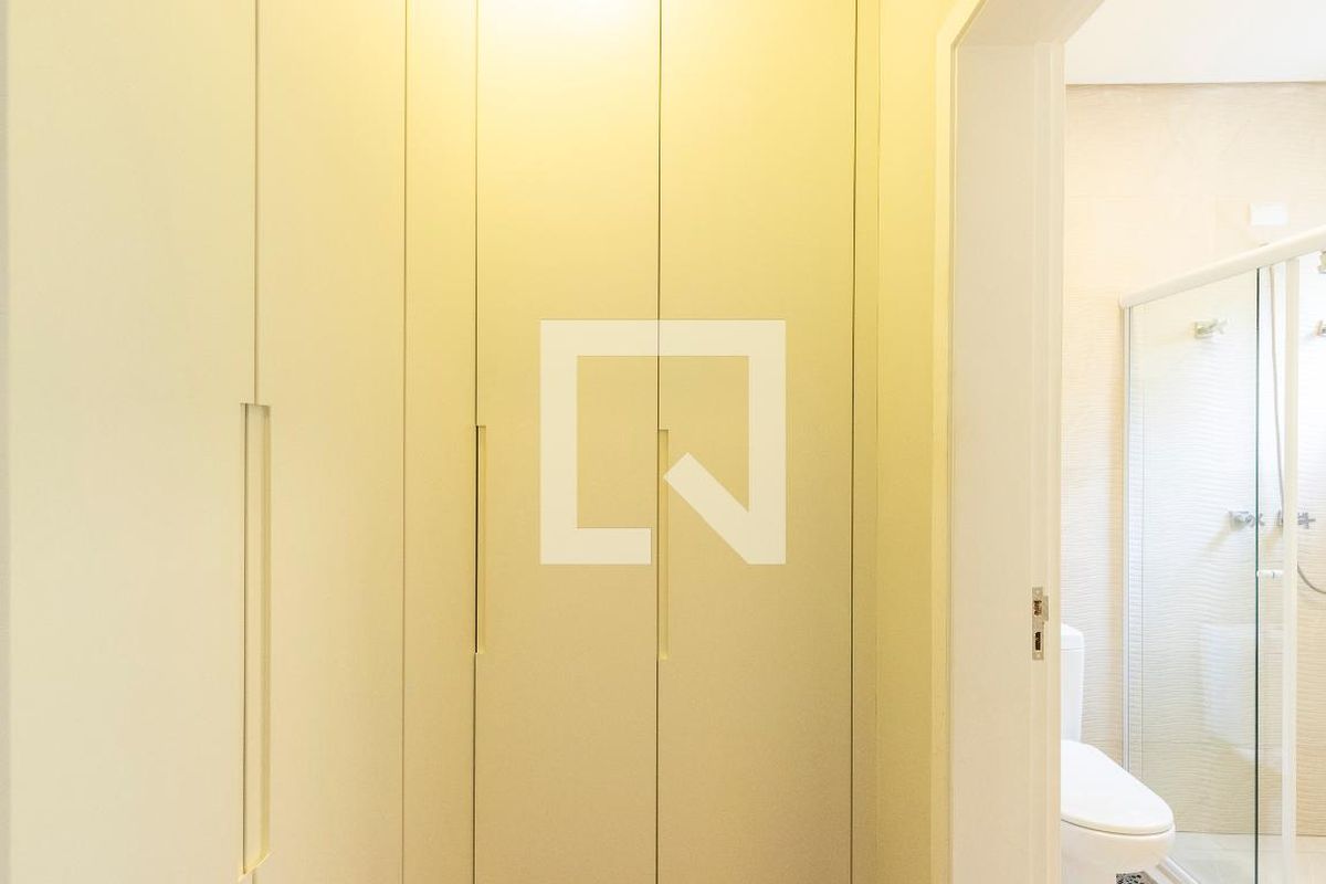 Casa à Venda - Lot. Alphaville Campinas, 4 Quartos,  350 m2 em , Campinas - sp | SoloBR