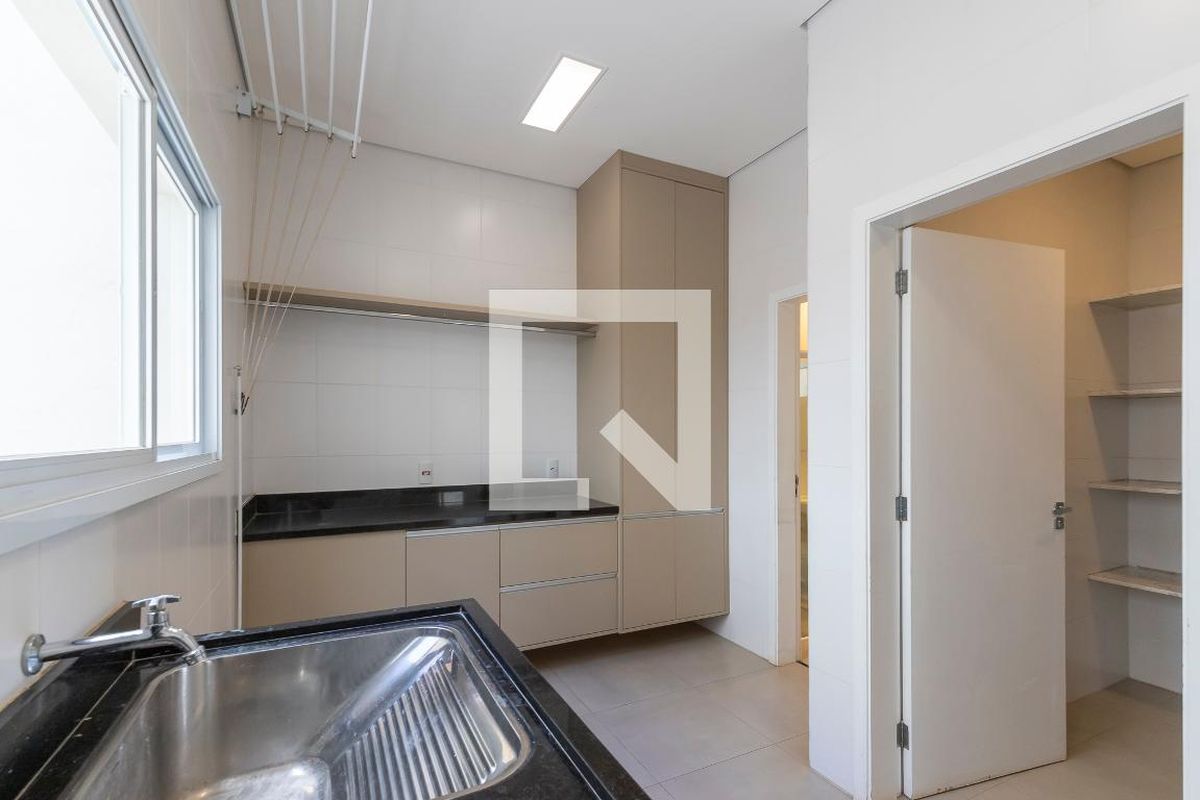 Casa à Venda - Lot. Alphaville Campinas, 4 Quartos,  350 m2 em , Campinas - sp | SoloBR