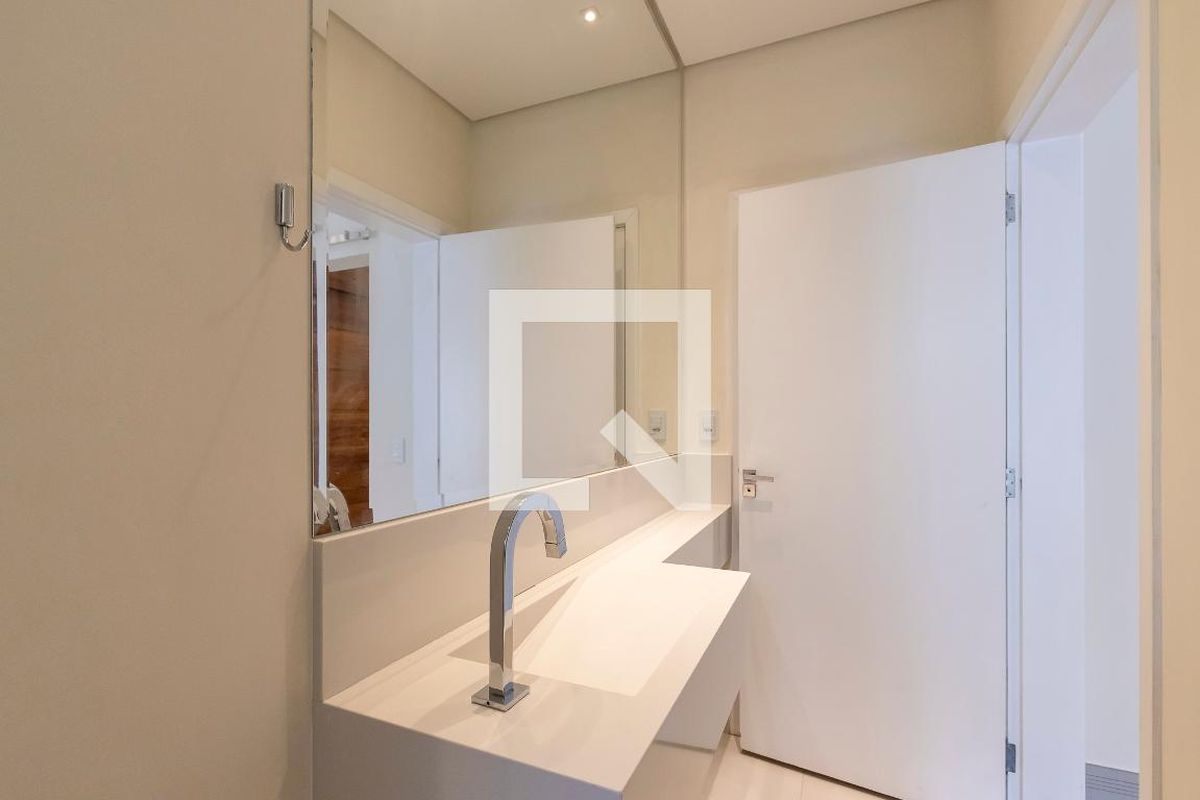 Casa à Venda - Lot. Alphaville Campinas, 4 Quartos,  350 m2 em , Campinas - sp | SoloBR