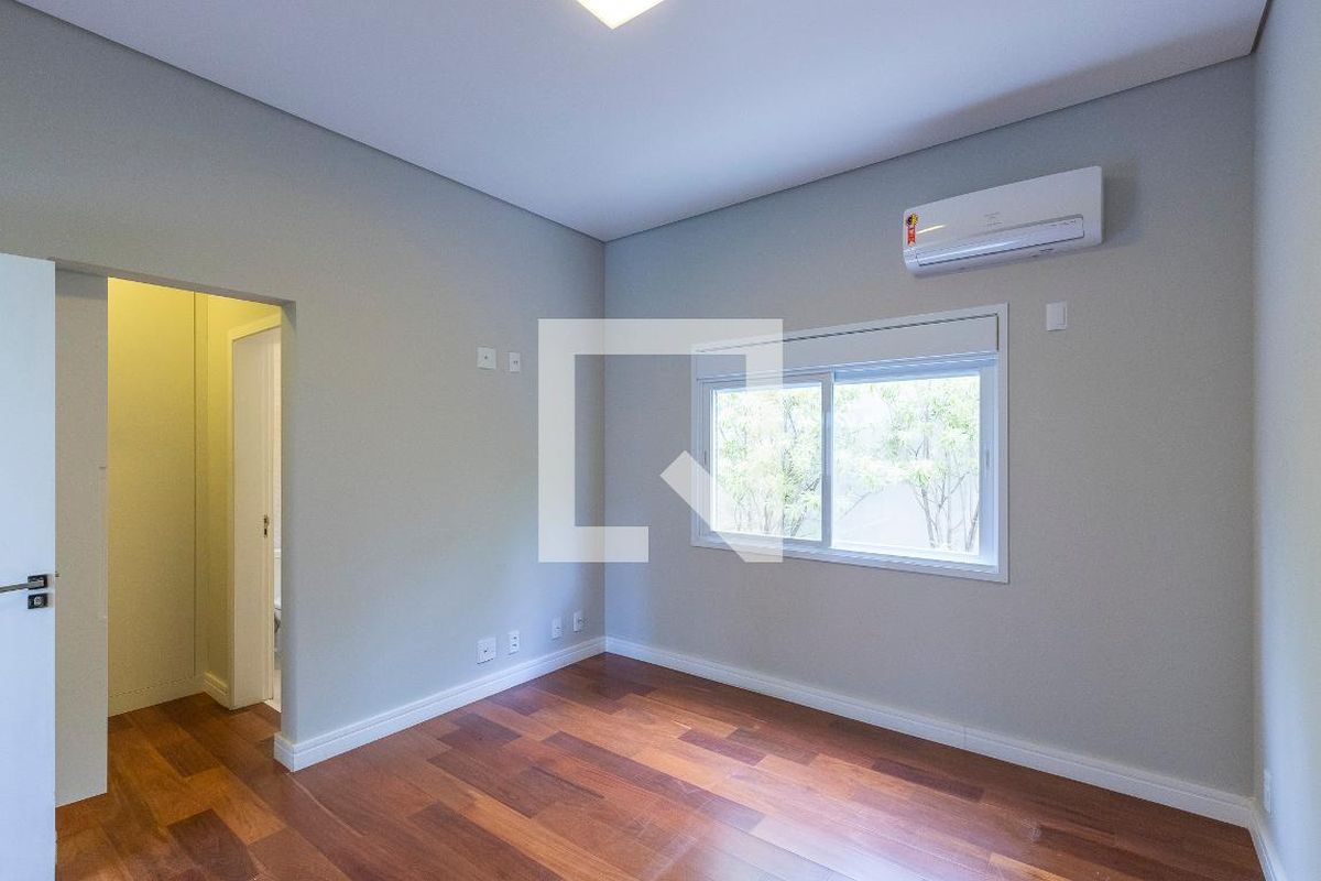 Casa à Venda - Lot. Alphaville Campinas, 4 Quartos,  350 m2 em , Campinas - sp | SoloBR