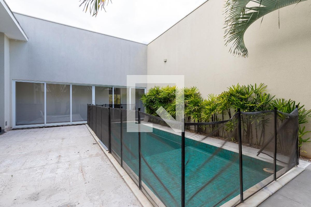 Casa à Venda - Lot. Alphaville Campinas, 4 Quartos,  350 m2 em , Campinas - sp | SoloBR