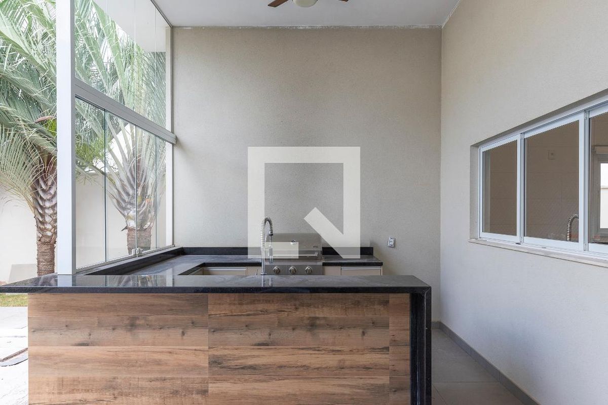 Casa à Venda - Lot. Alphaville Campinas, 4 Quartos,  350 m2 em , Campinas - sp | SoloBR