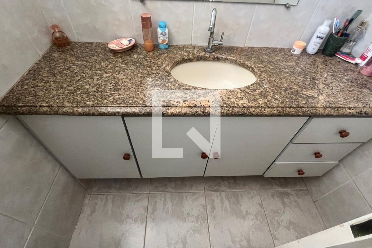 Casa à Venda - Guanabara, 3 Quartos,  242 m2 em , Campinas - sp | SoloBR