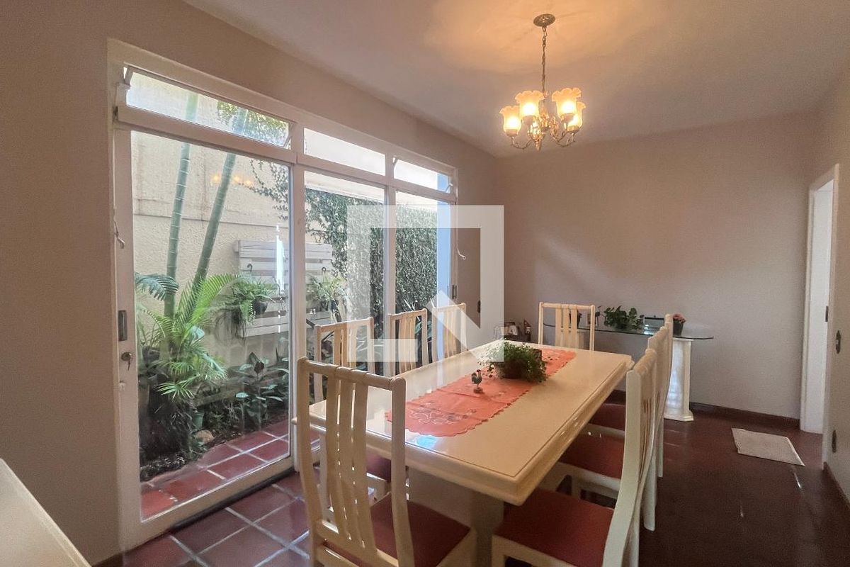 Casa à Venda - Guanabara, 3 Quartos,  242 m2 em , Campinas - sp | SoloBR