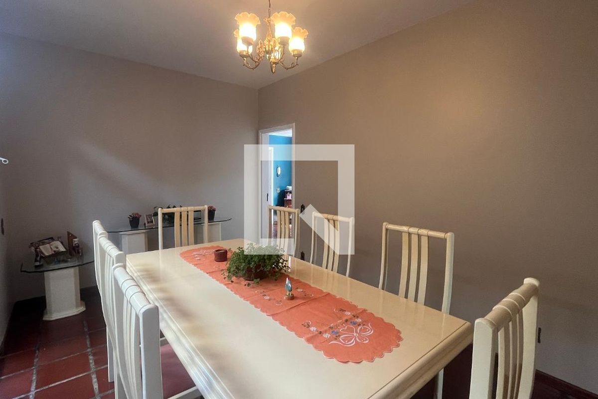 Casa à Venda - Guanabara, 3 Quartos,  242 m2 em , Campinas - sp | SoloBR