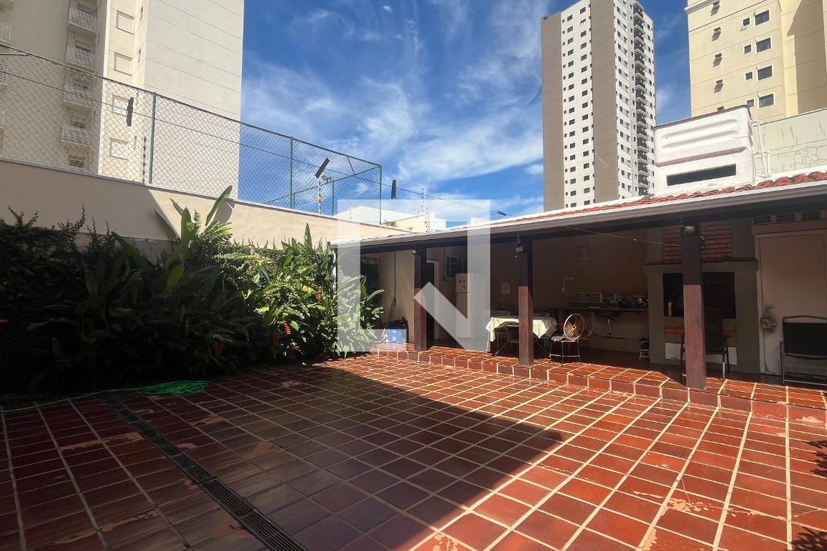 Casa à Venda - Guanabara, 3 Quartos,  242 m2 em , Campinas - sp | SoloBR