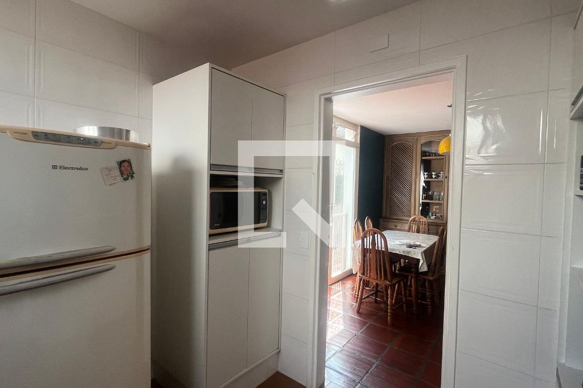 Casa à Venda - Guanabara, 3 Quartos,  242 m2 em , Campinas - sp | SoloBR