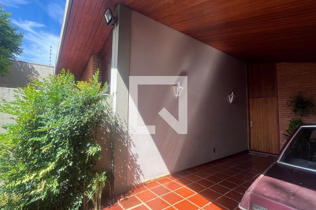 Casa à Venda - Guanabara, 3 Quartos,  242 m2 em , Campinas - sp | SoloBR
