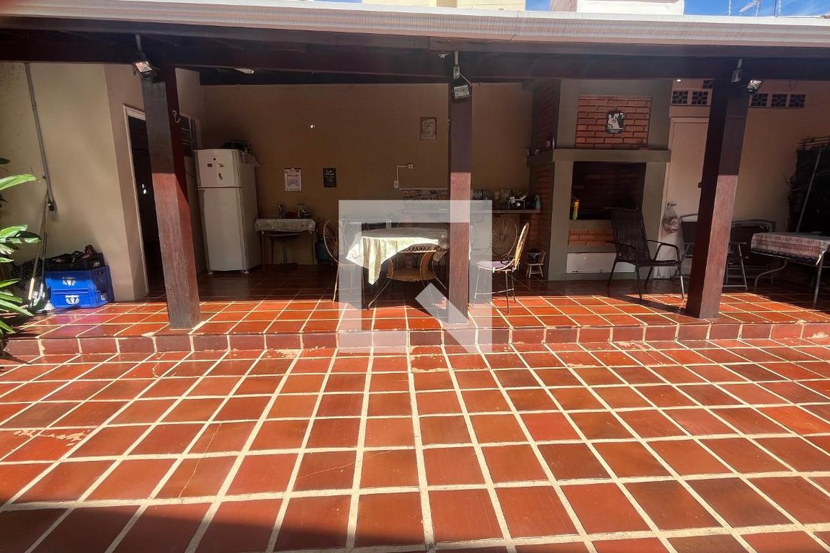 Casa à Venda - Guanabara, 3 Quartos,  242 m2 em , Campinas - sp | SoloBR