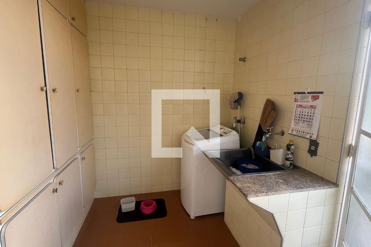 Casa à Venda - Guanabara, 3 Quartos,  242 m2 em , Campinas - sp | SoloBR