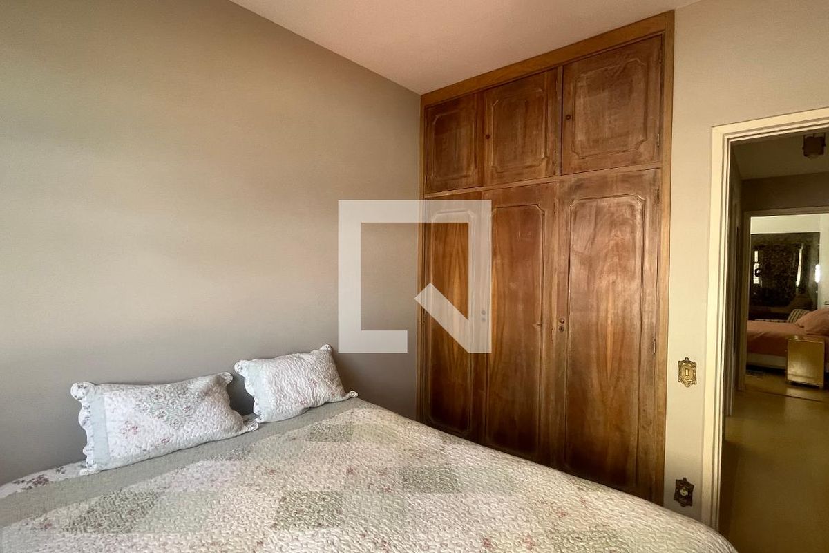 Casa à Venda - Guanabara, 3 Quartos,  242 m2 em , Campinas - sp | SoloBR