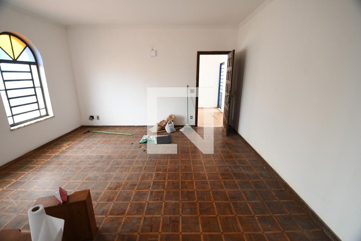 Casa à Venda - Jardim Chapadão, 3 Quartos,  330 m2 em , Campinas - sp | SoloBR