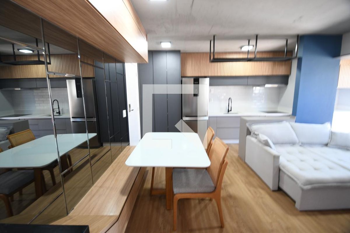 Casa à Venda - Cambuí, 1 Quarto,  40 m2 em , Campinas - sp | SoloBR