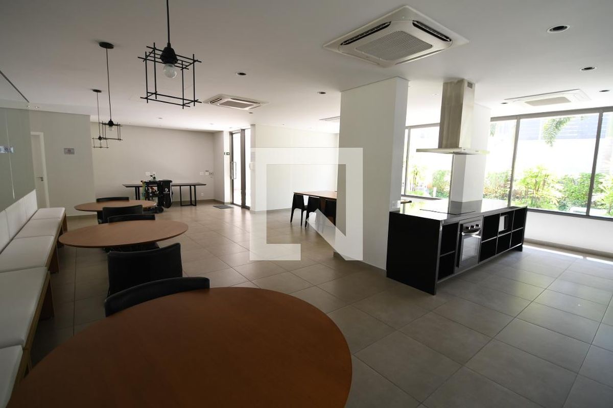 Casa à Venda - Cambuí, 1 Quarto,  40 m2 em , Campinas - sp | SoloBR