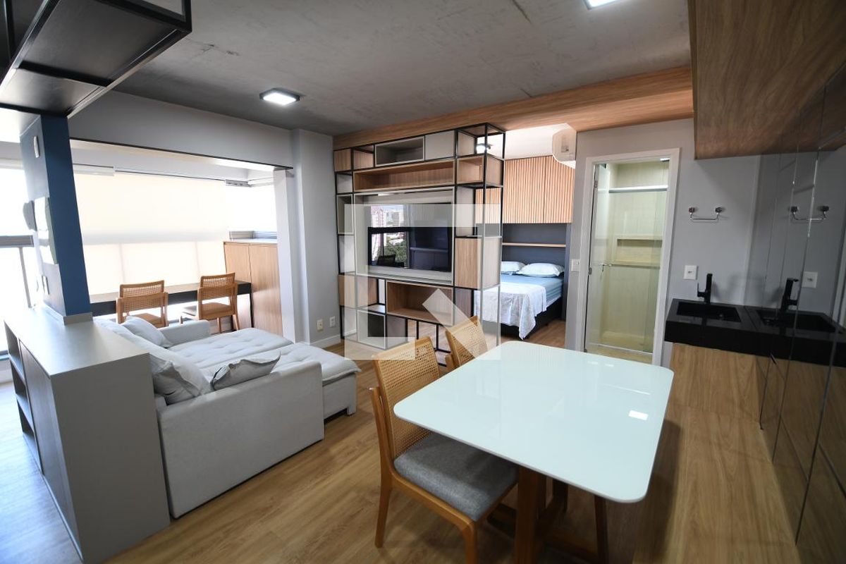 Casa à Venda - Cambuí, 1 Quarto,  40 m2 em , Campinas - sp | SoloBR