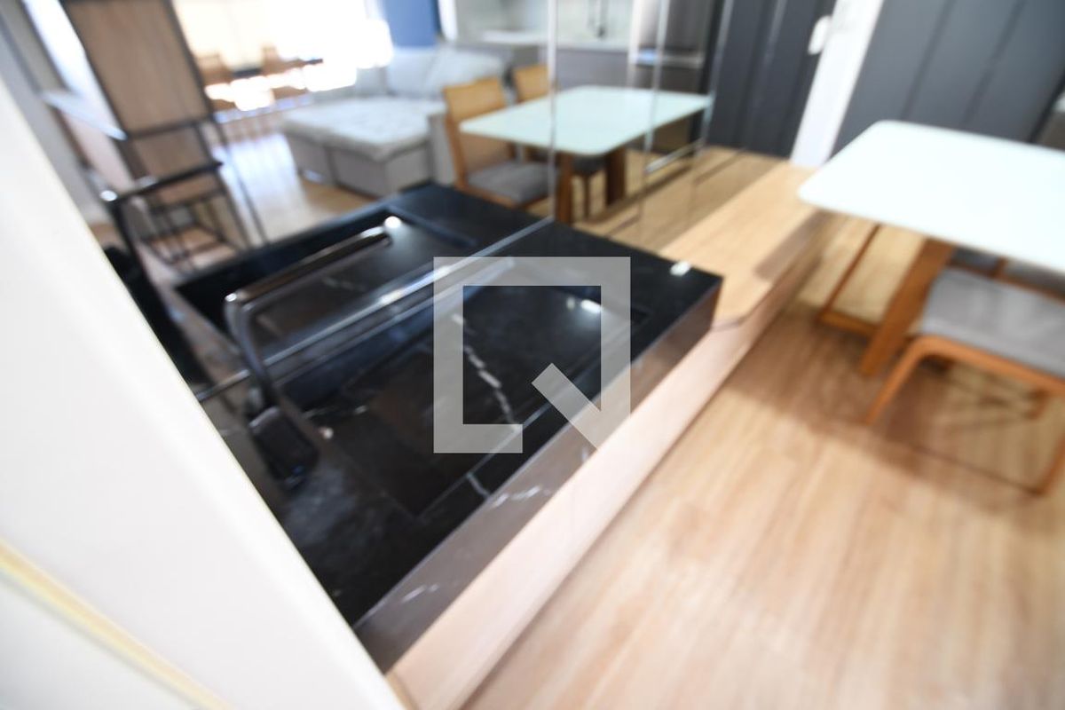 Casa à Venda - Cambuí, 1 Quarto,  40 m2 em , Campinas - sp | SoloBR