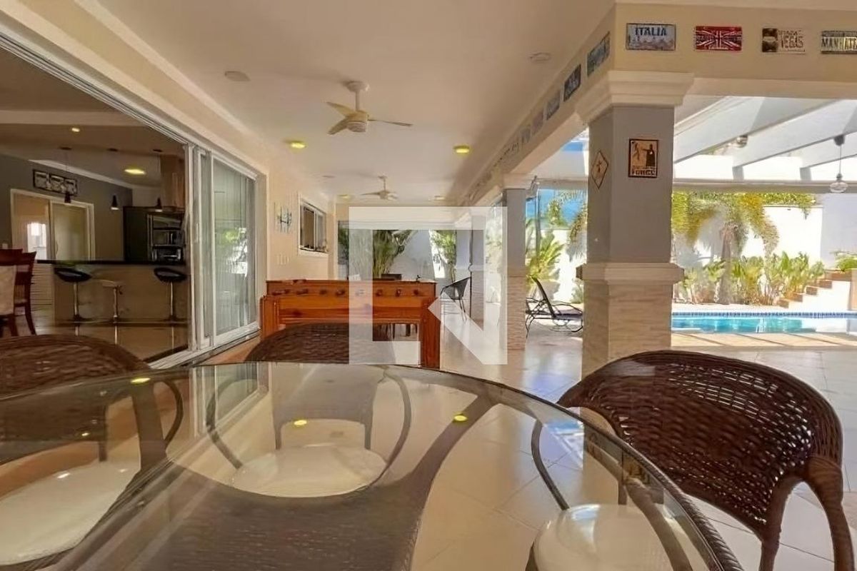 Casa à Venda - Lot. Alphaville Campinas, 3 Quartos,  580 m2 em , Campinas - sp | SoloBR