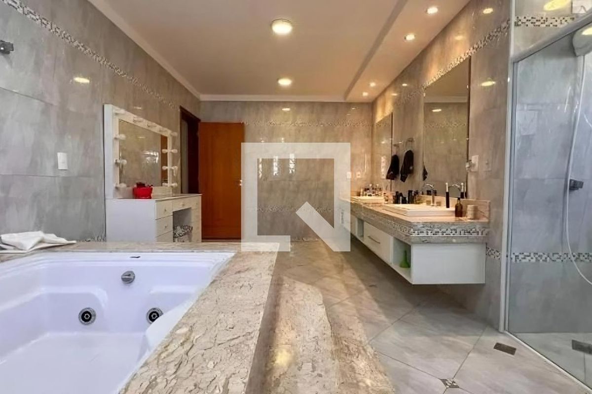 Casa à Venda - Lot. Alphaville Campinas, 3 Quartos,  580 m2 em , Campinas - sp | SoloBR
