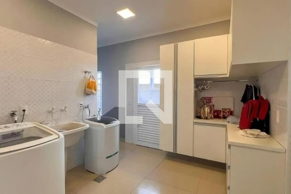 Casa à Venda - Lot. Alphaville Campinas, 3 Quartos,  580 m2 em , Campinas - sp | SoloBR