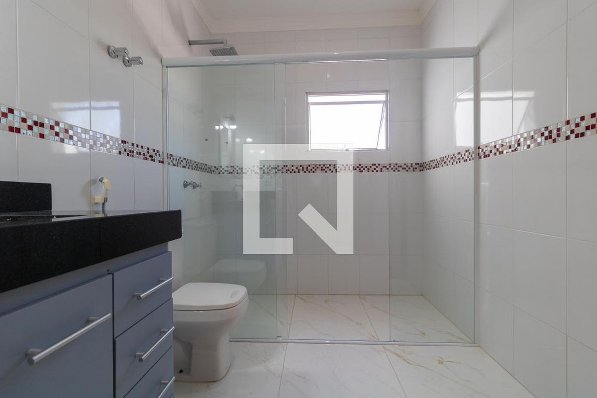 Casa à Venda - Swiss Park, 4 Quartos,  330 m2 em , Campinas - sp | SoloBR