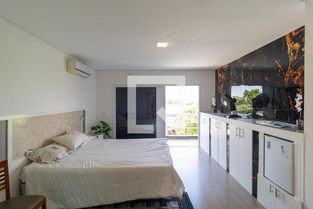 Casa à Venda - Swiss Park, 4 Quartos,  330 m2 em , Campinas - sp | SoloBR