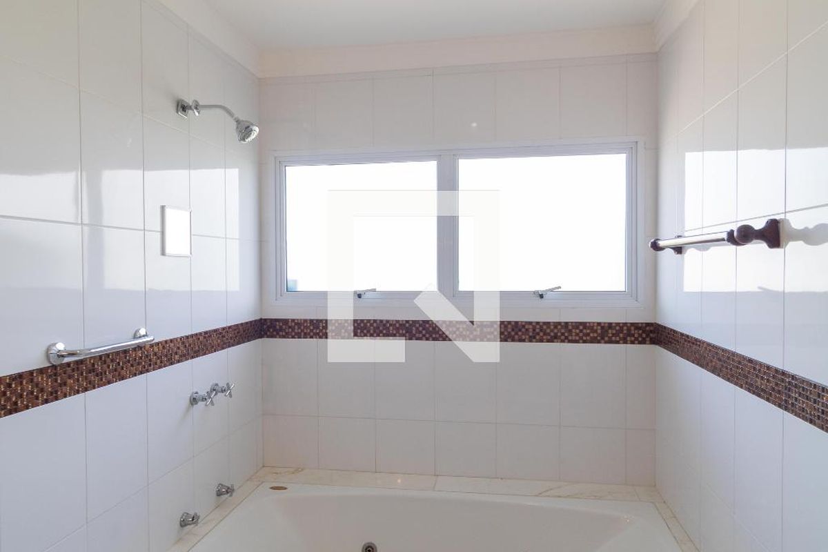 Casa à Venda - Swiss Park, 4 Quartos,  330 m2 em , Campinas - sp | SoloBR