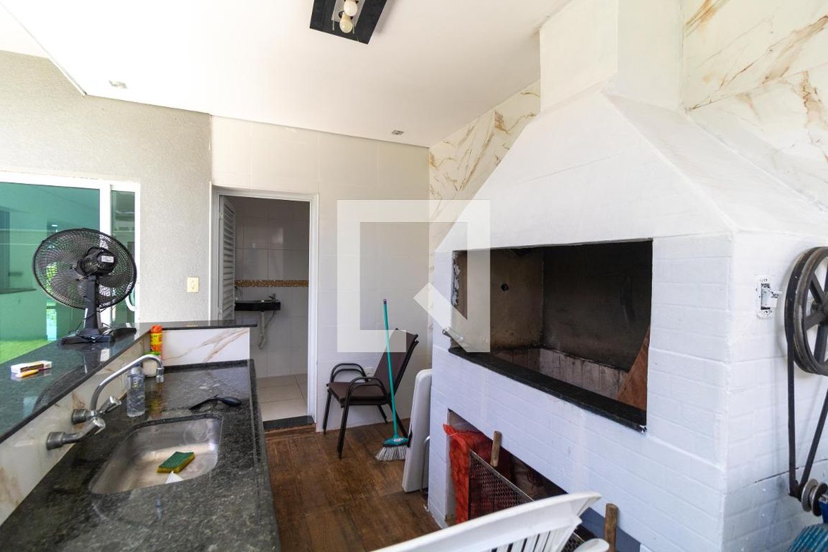Casa à Venda - Swiss Park, 4 Quartos,  330 m2 em , Campinas - sp | SoloBR