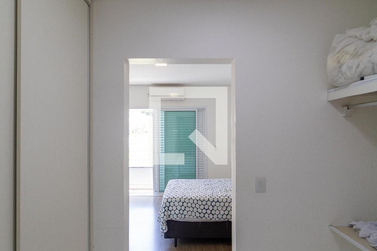 Casa à Venda - Swiss Park, 4 Quartos,  330 m2 em , Campinas - sp | SoloBR