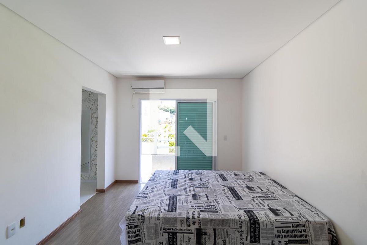 Casa à Venda - Swiss Park, 4 Quartos,  330 m2 em , Campinas - sp | SoloBR