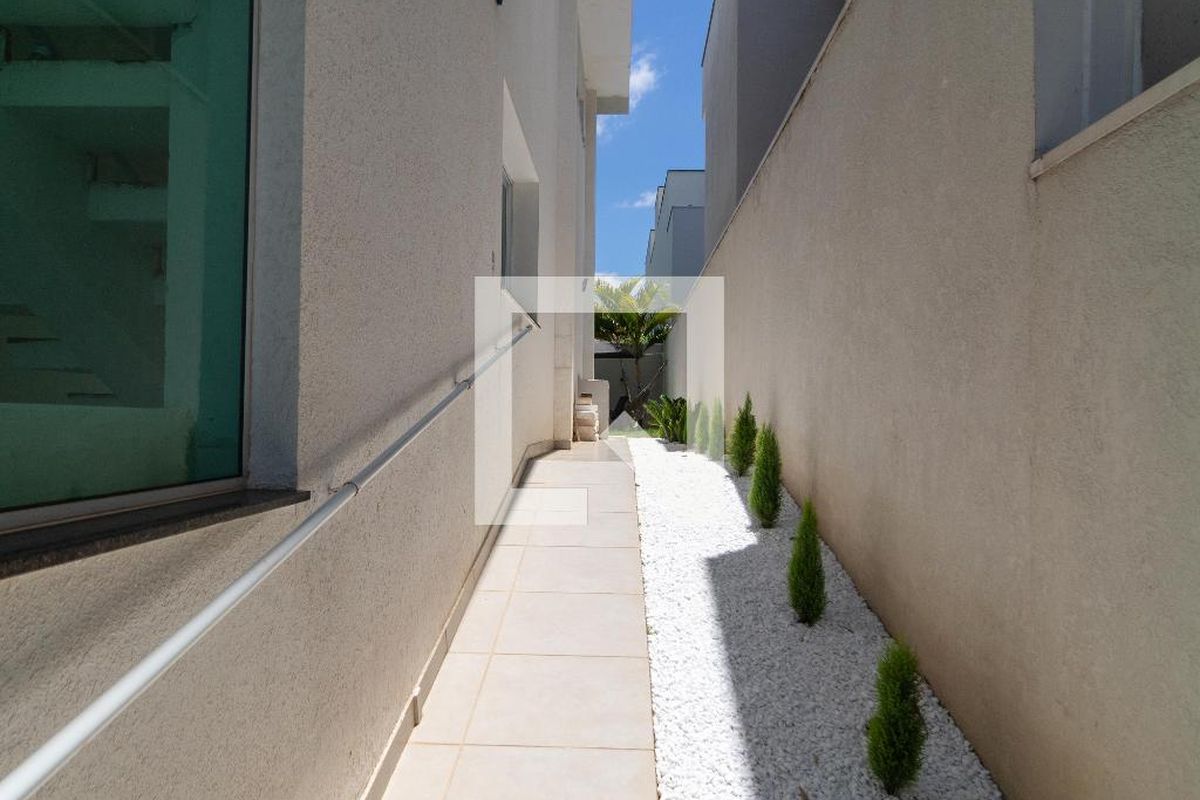 Casa à Venda - Swiss Park, 4 Quartos,  330 m2 em , Campinas - sp | SoloBR