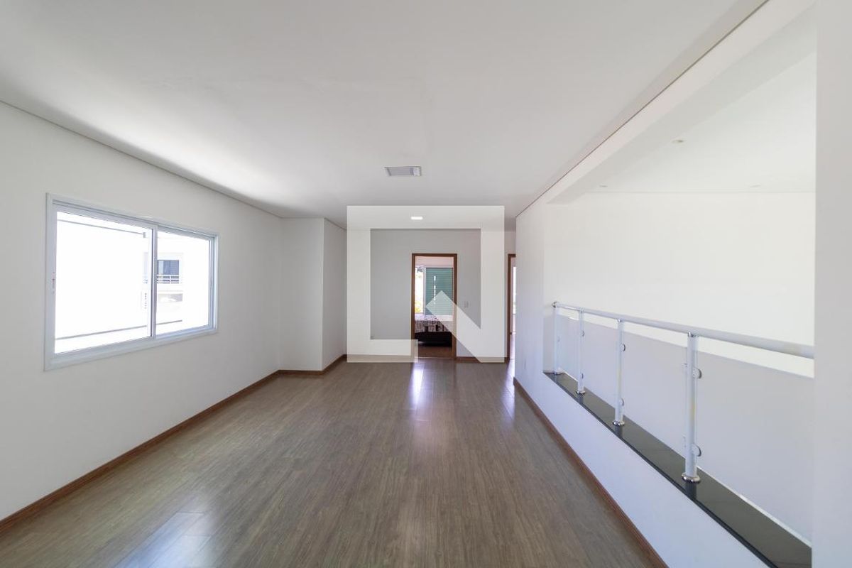 Casa à Venda - Swiss Park, 4 Quartos,  330 m2 em , Campinas - sp | SoloBR