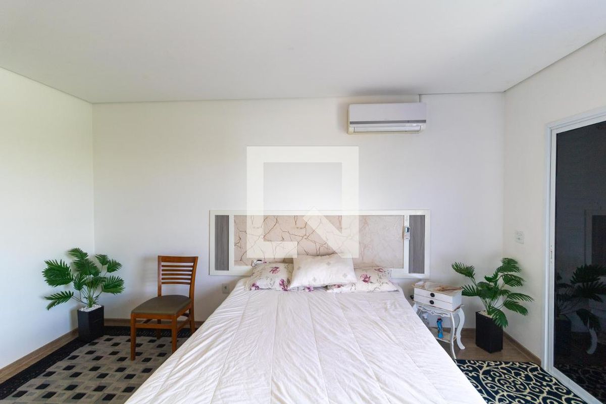 Casa à Venda - Swiss Park, 4 Quartos,  330 m2 em , Campinas - sp | SoloBR