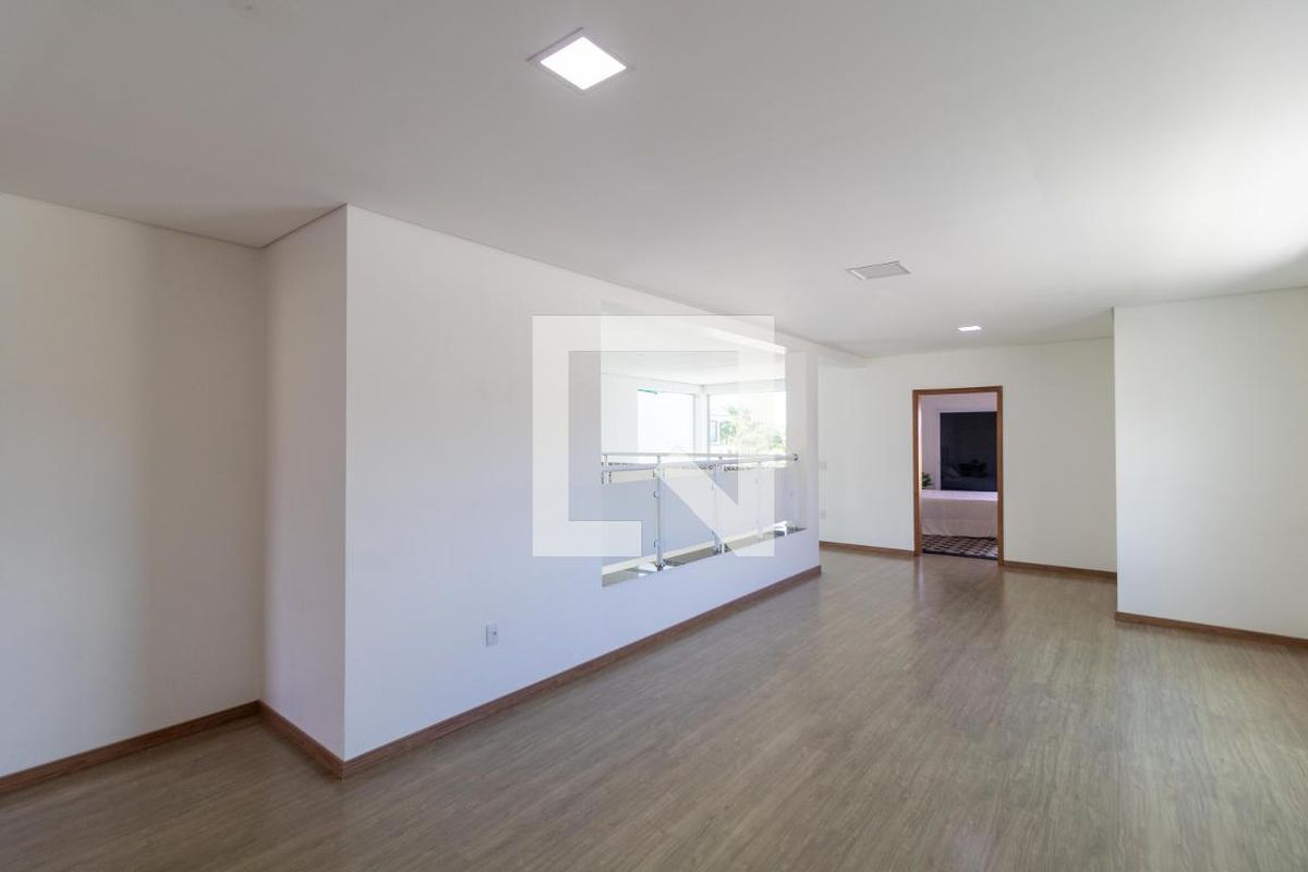 Casa à Venda - Swiss Park, 4 Quartos,  330 m2 em , Campinas - sp | SoloBR