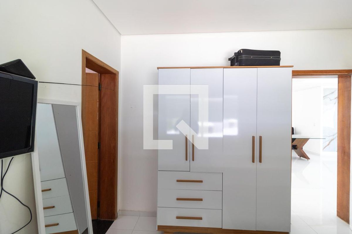 Casa à Venda - Swiss Park, 4 Quartos,  330 m2 em , Campinas - sp | SoloBR