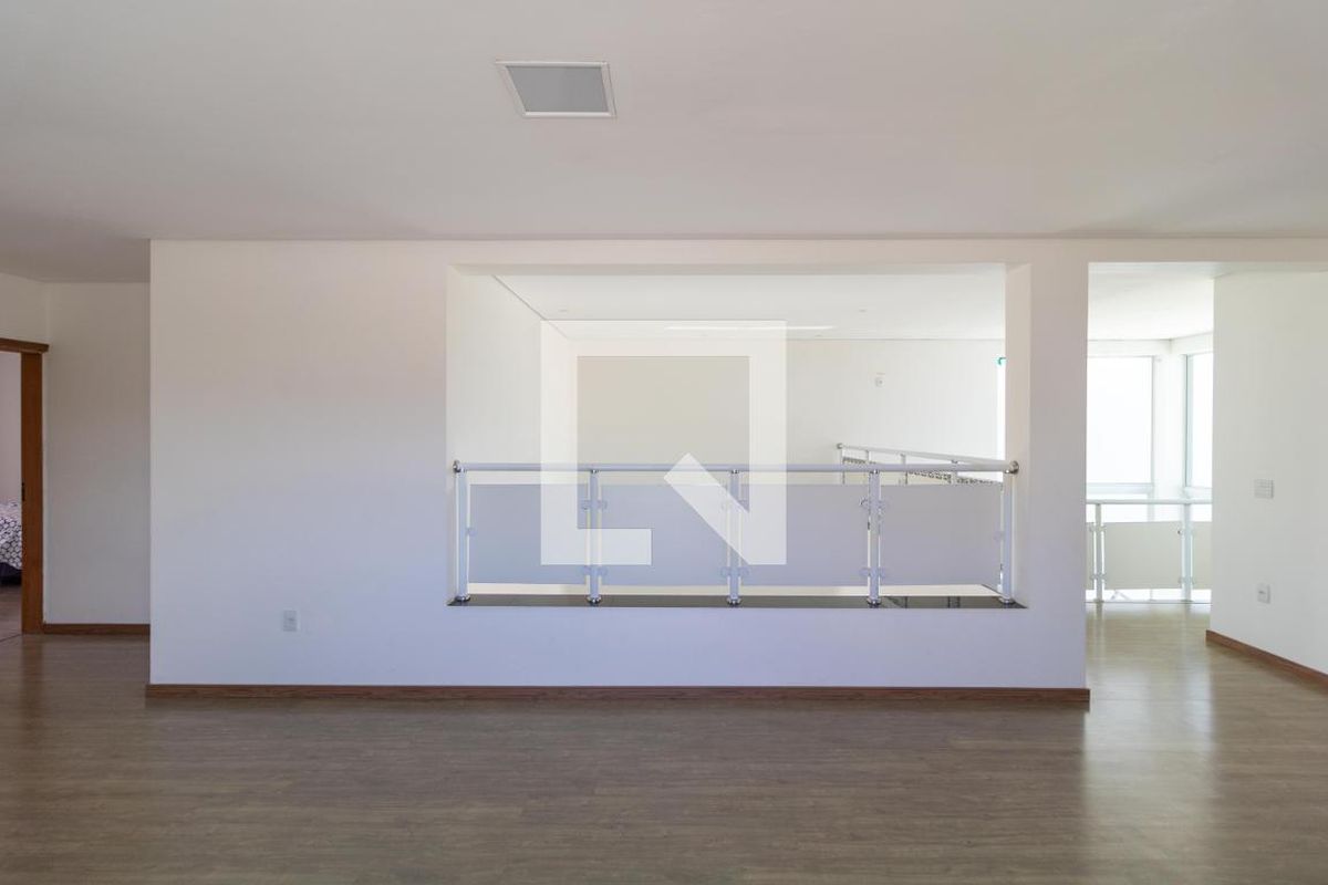 Casa à Venda - Swiss Park, 4 Quartos,  330 m2 em , Campinas - sp | SoloBR