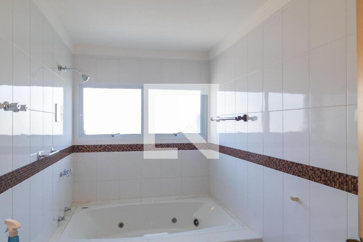 Casa à Venda - Swiss Park, 4 Quartos,  330 m2 em , Campinas - sp | SoloBR