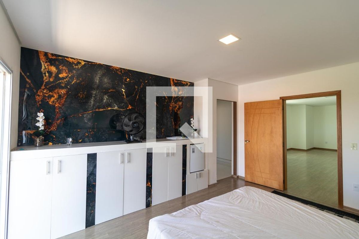 Casa à Venda - Swiss Park, 4 Quartos,  330 m2 em , Campinas - sp | SoloBR