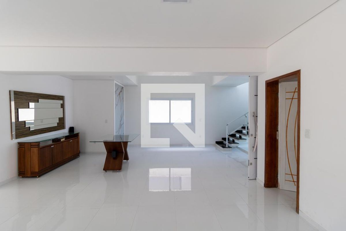 Casa à Venda - Swiss Park, 4 Quartos,  330 m2 em , Campinas - sp | SoloBR