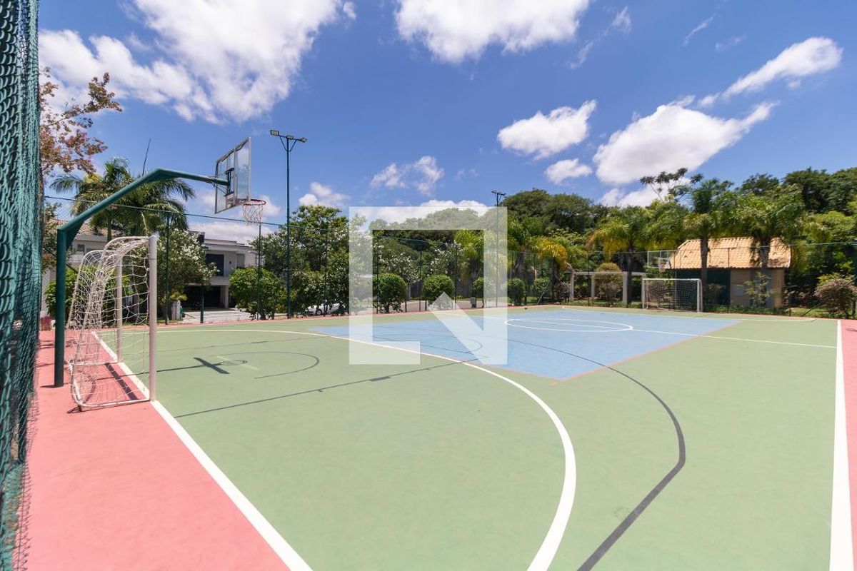 Casa à Venda - Swiss Park, 4 Quartos,  330 m2 em , Campinas - sp | SoloBR