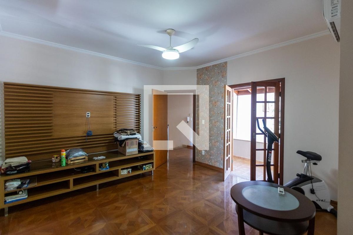 Casa à Venda - Mansões Santo Antônio, 3 Quartos,  255 m2 em , Campinas - sp | SoloBR