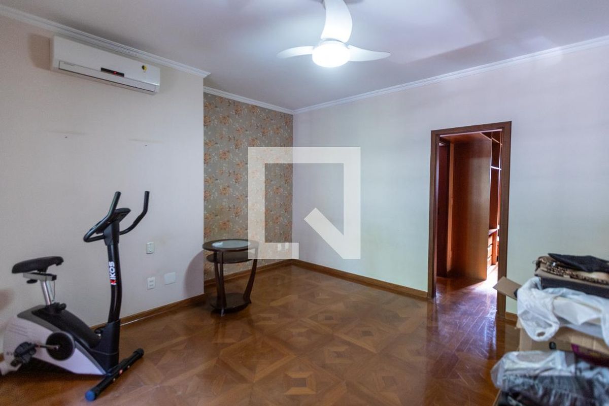 Casa à Venda - Mansões Santo Antônio, 3 Quartos,  255 m2 em , Campinas - sp | SoloBR